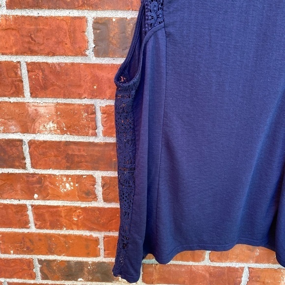 Torrid 1 Womens Blue Crochet Trim Split Back Tank Top - Picture 4 of 10